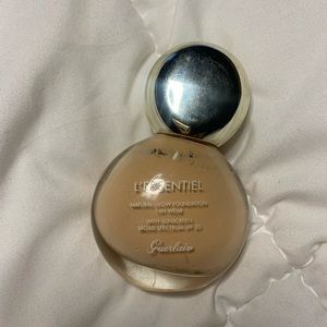 Guerlain Natural Radiant foundation